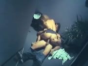 情侶在走廊上刺激性交